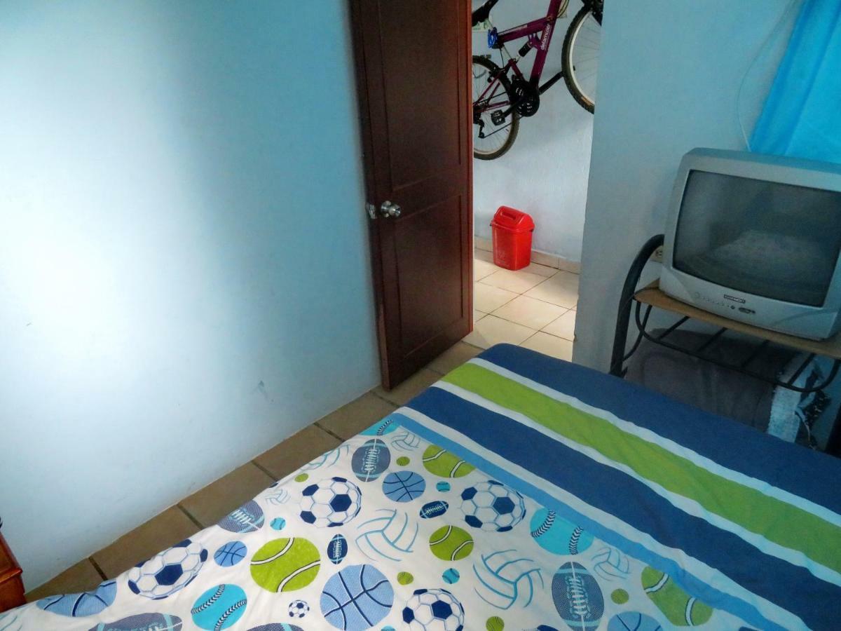 Okar Hostel - Bogota Airport Buitenkant foto